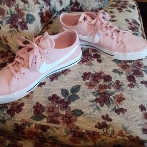 Nike canvas sneaker pink size 9